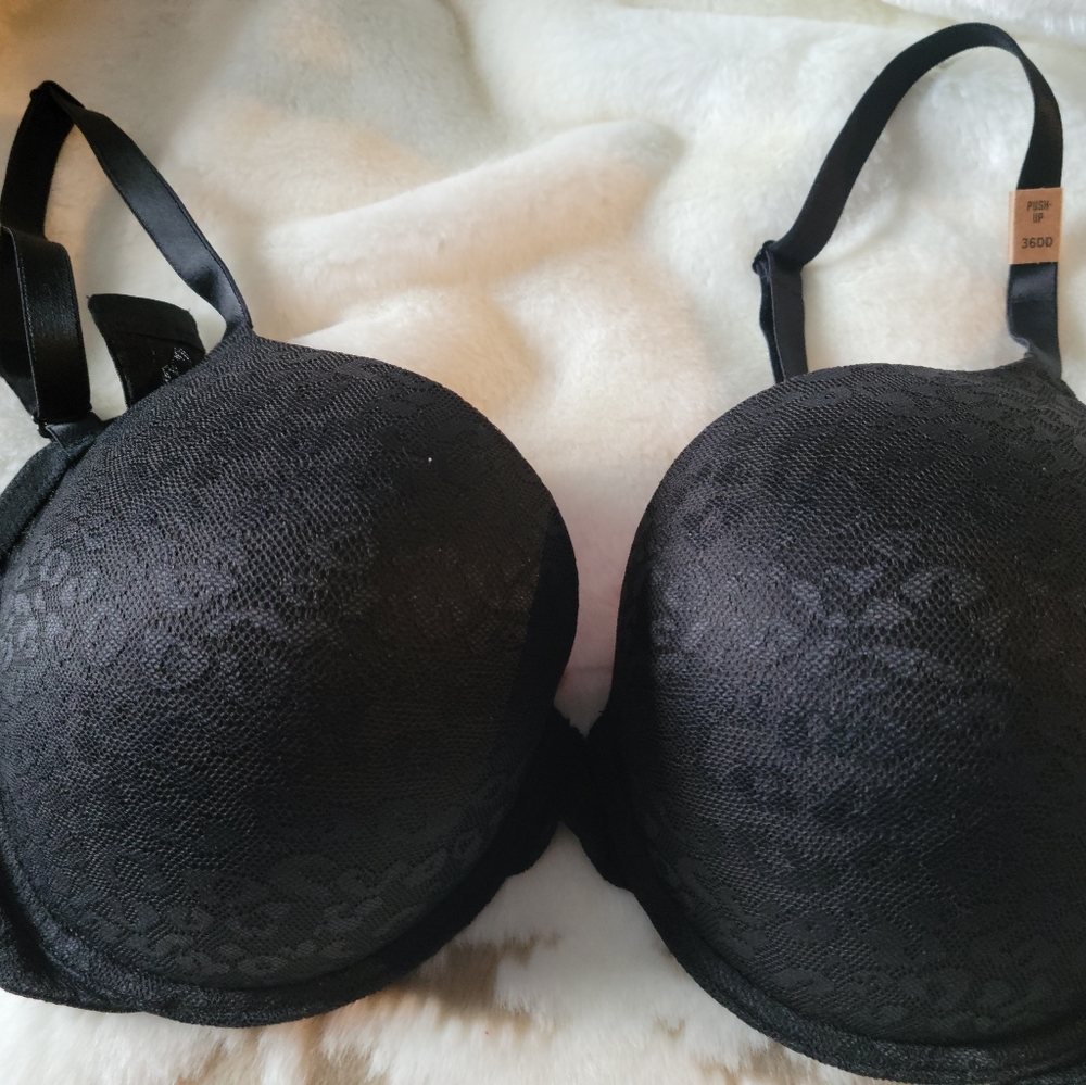 Brand new V.s bra 36DD